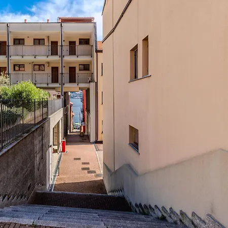 Piazza San Giuseppe-5 By Interhome Appartamento